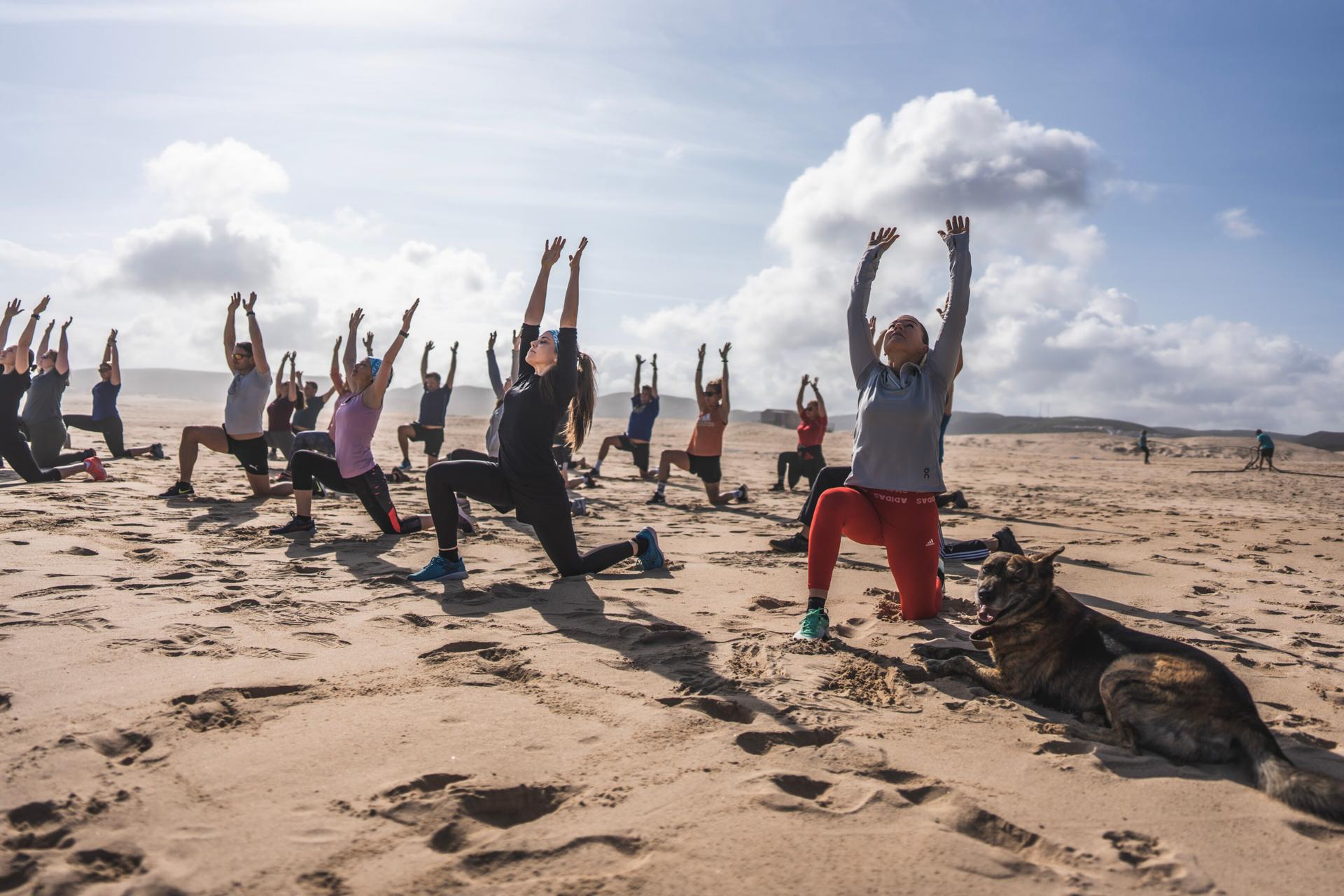 Fitnessreise am Strand in Portugal