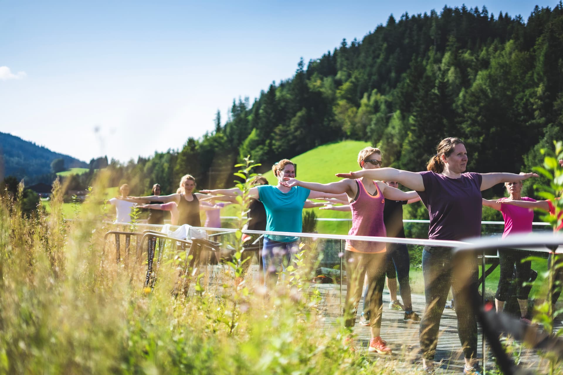 Gruppe beim Bootcamp-Training im Urlaub in Österreich Leogang